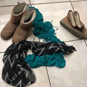 Winter boots used but not warn.  2 scarfs included